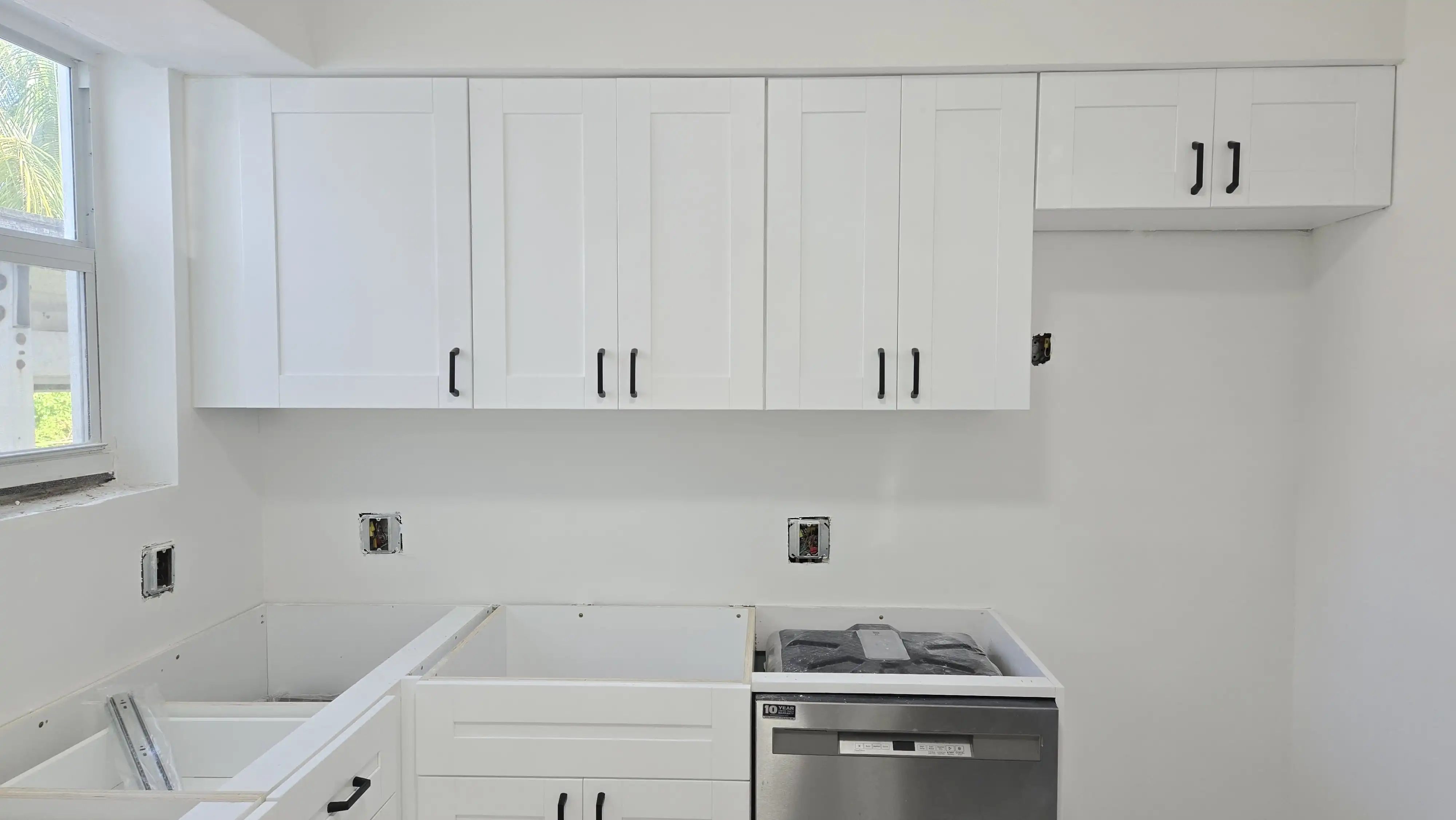 Modern Kitchen Cabinet Installation